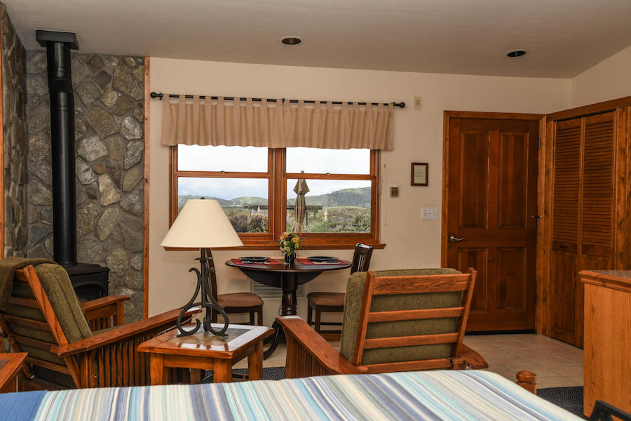 Inn at the Pinnacles guest suite